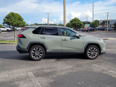 Used 2021 Toyota RAV4 XLE Premium FWD image 8