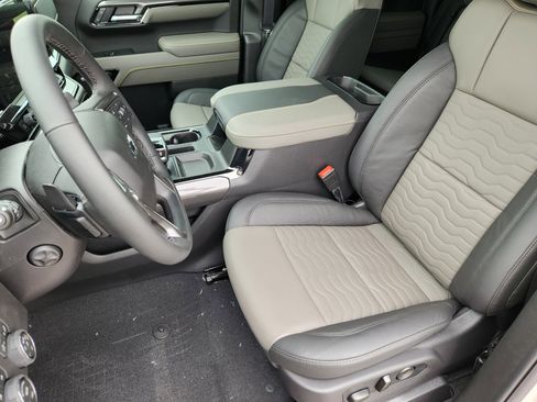 New 2026 Chevrolet Silverado 1500 ZR2 AWD/4WD image 13