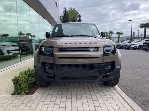 New 2026 Land Rover Defender 110 S AWD/4WD image 9