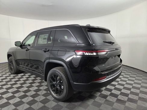 New 2026 Jeep Grand Cherokee Altitude RWD image 7