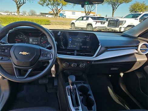 Used 2025 Chevrolet Trax LS w/ Driver Confidence Package image 18