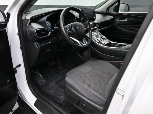 Used 2022 Hyundai Santa Fe XRT image 2