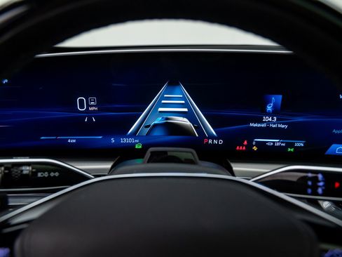 Used 2025 Cadillac Lyriq Luxury image 31