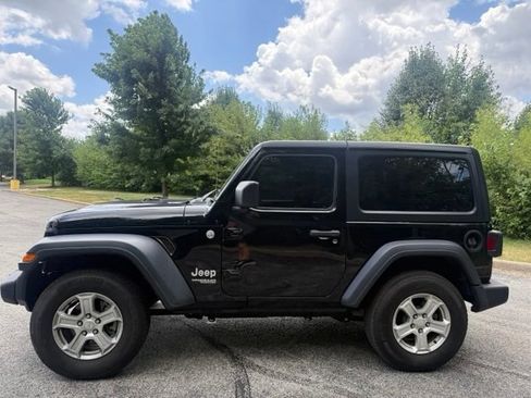 Used 2020 Jeep Wrangler Sport AWD/4WD image 4
