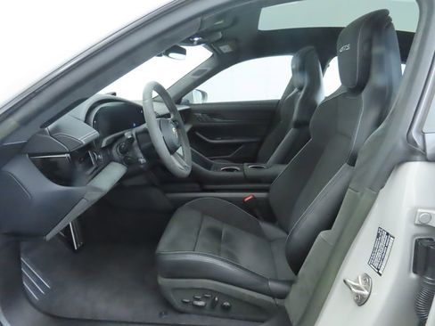 Used 2023 Porsche Taycan GTS image 20