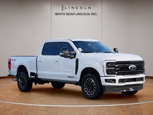 Used 2025 Ford F250 Platinum image 3