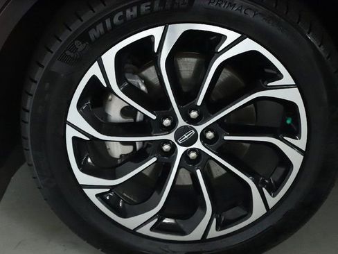 Certified 2024 Lincoln Nautilus Reserve w/ Equipment Group 202A image 40