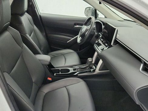 Used 2023 Toyota Corolla Cross XLE image 23