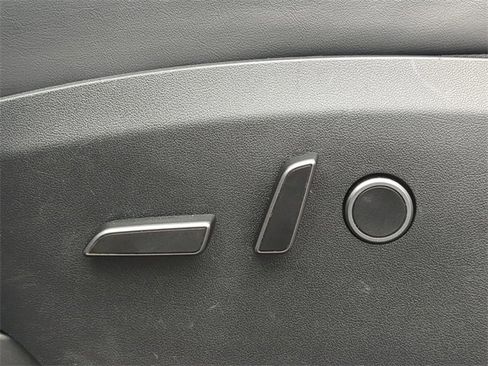 Used 2023 Tesla Model Y Long Range image 22