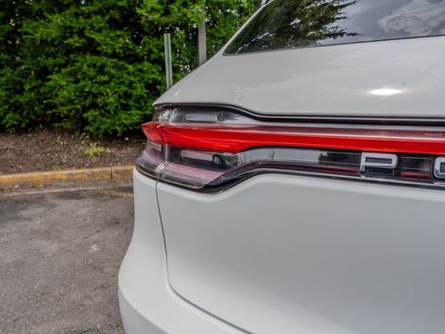 Used 2024 Porsche Macan AWD/4WD image 27