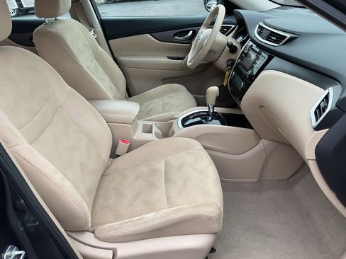 Used 2015 Nissan Rogue S image 18