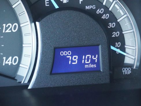 Used 2012 Toyota Camry SE FWD image 19