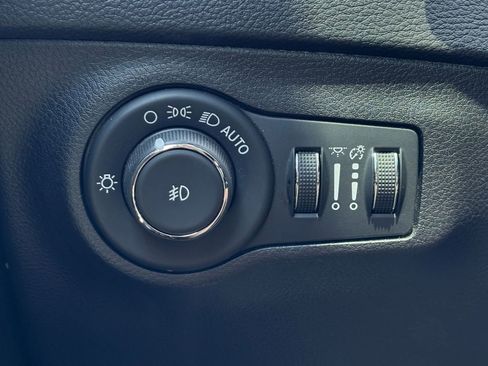 Used 2019 Jeep Compass Limited AWD/4WD image 3