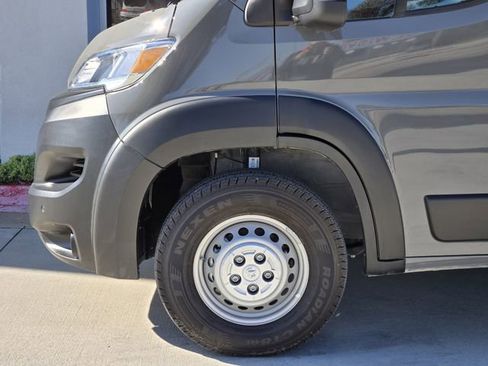 Used 2025 RAM ProMaster 2500 w/ Premium Convenience Group image 8