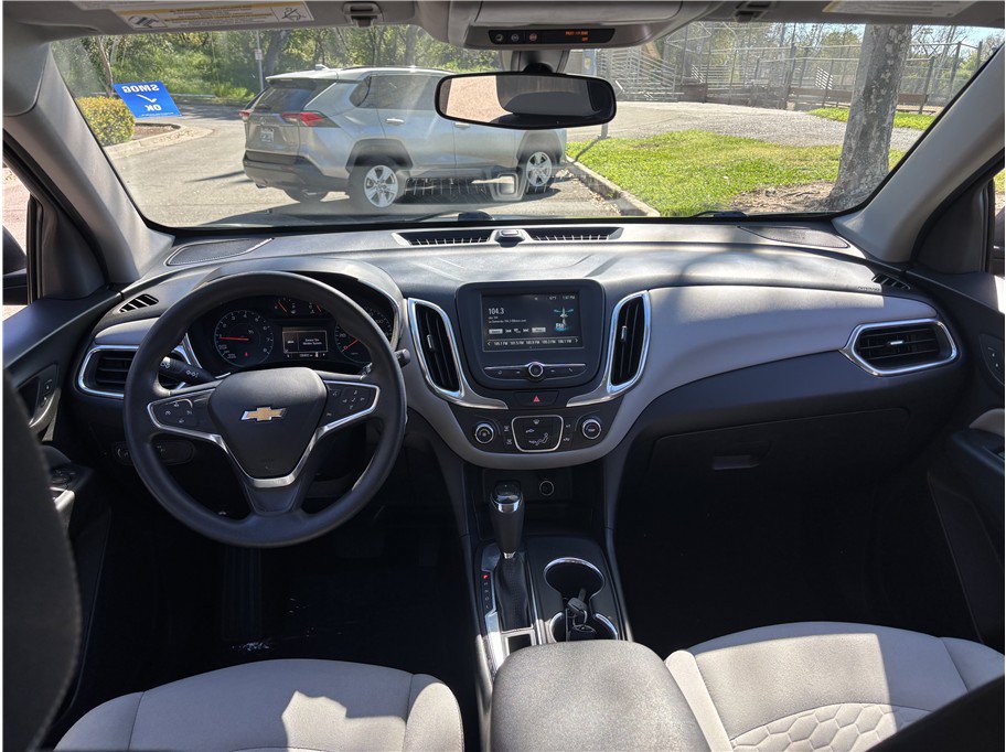 Used 2018 Chevrolet Equinox LS FWD image 11