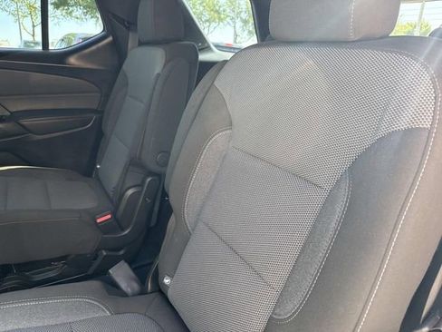 Used 2023 Chevrolet Traverse LT FWD image 15