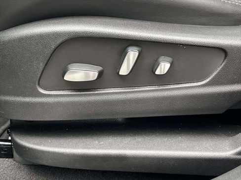 Certified 2022 Cadillac XT5 Premium Luxury w/ Technology Package image 21