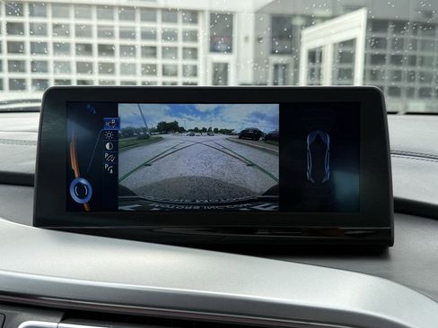 Used 2015 BMW i8 image 22