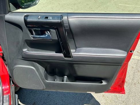 Used 2021 Toyota 4Runner TRD Off-Road Premium w/ Moonroof Package AWD/4WD image 31
