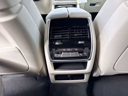 New 2026 BMW X6 xDrive40i w/ Executive Package image 17
