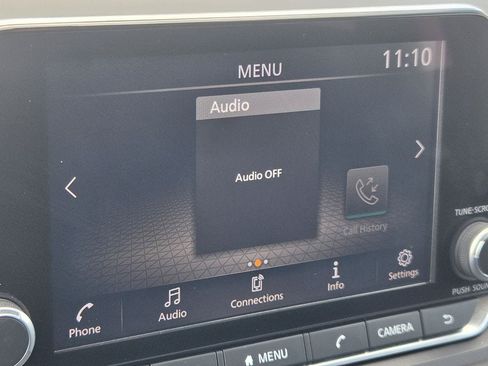 Used 2025 Nissan Rogue S AWD/4WD image 17