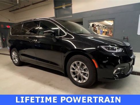 New 2026 Chrysler Pacifica Select image 2