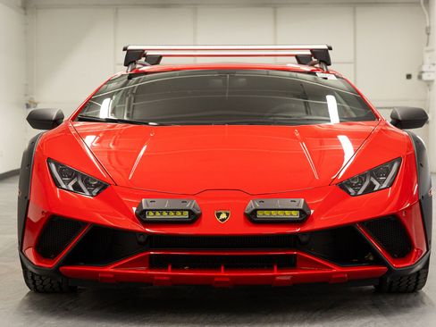 Used 2023 Lamborghini Huracan Sterrato image 4