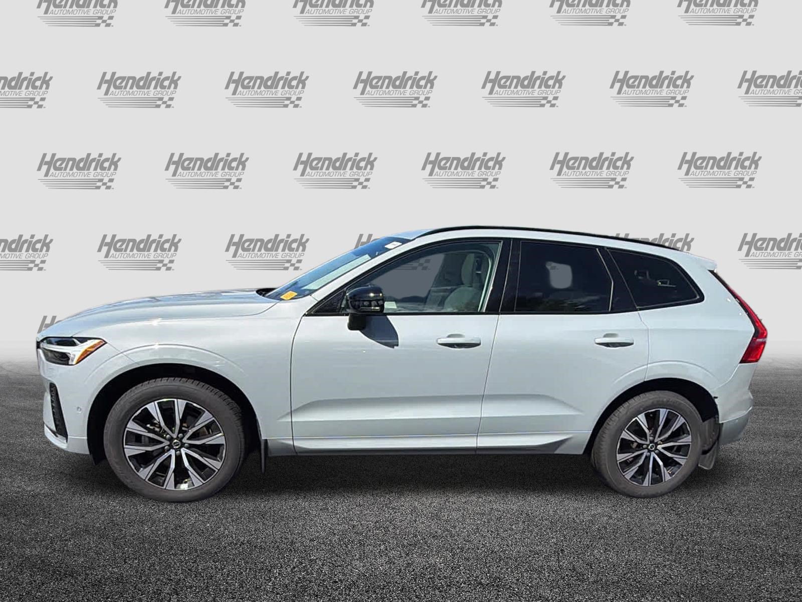 Used 2024 Volvo XC60 B5 Plus w/ Climate Package AWD/4WD image 10