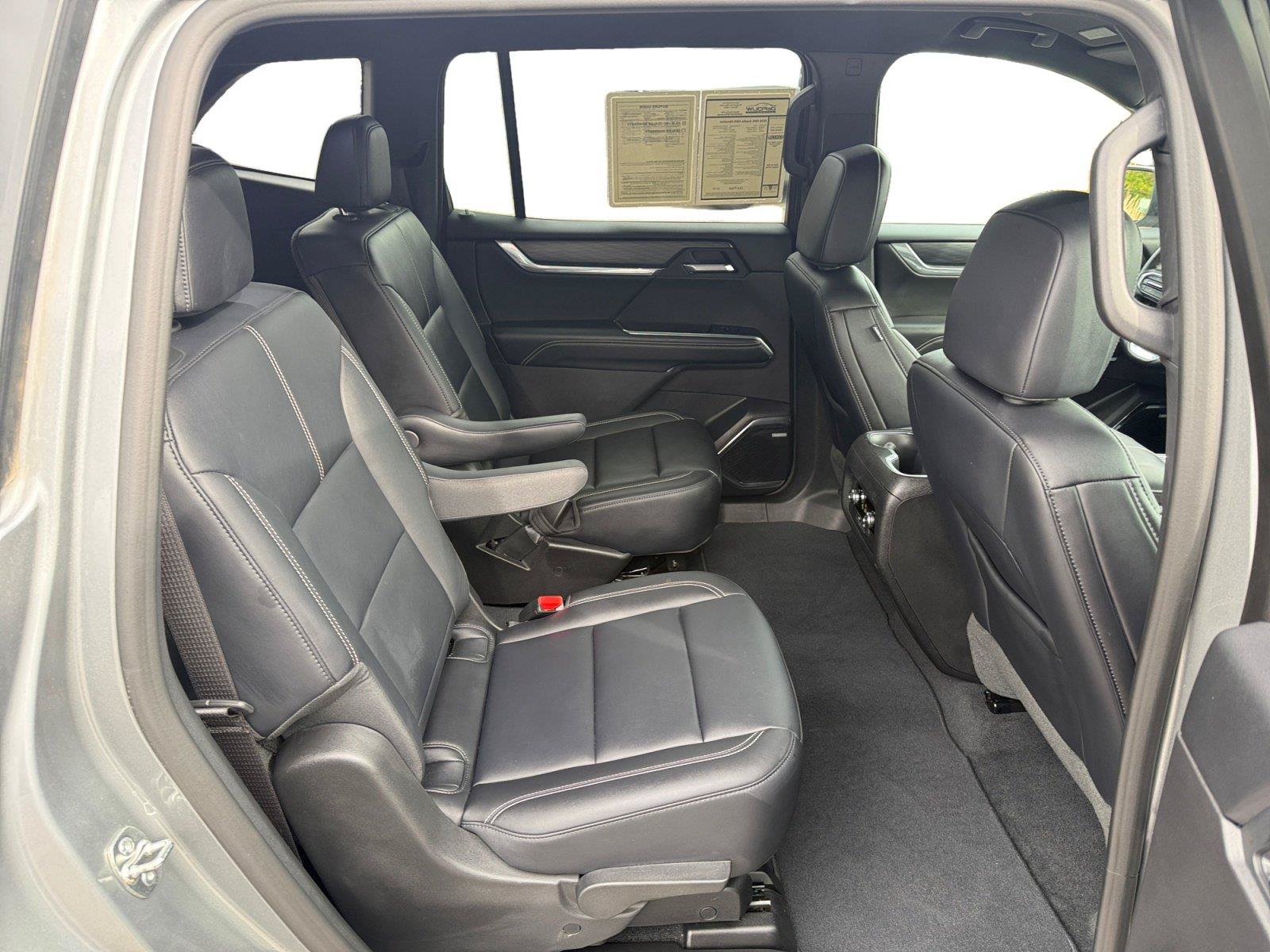 Used 2026 GMC Acadia Elevation w/ Elevation Premium Package AWD/4WD image 26