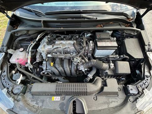 Used 2022 Toyota Corolla LE FWD image 12