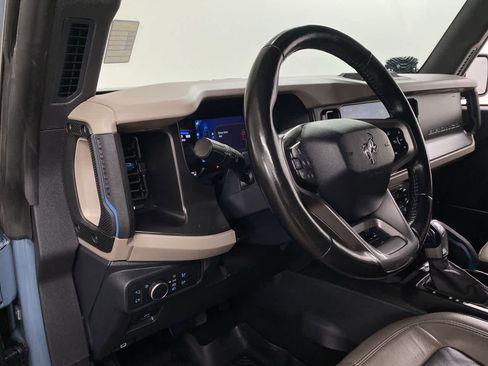 Used 2022 Ford Bronco Wildtrak image 2