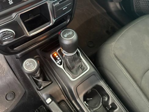Used 2022 Jeep Wrangler Sport AWD/4WD image 25