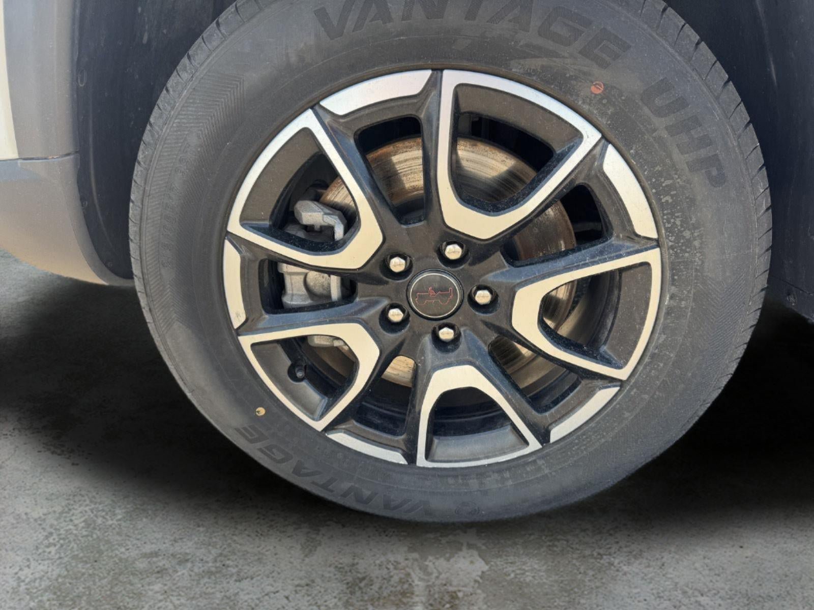 Used 2025 Jeep Compass Trailhawk AWD/4WD image 27