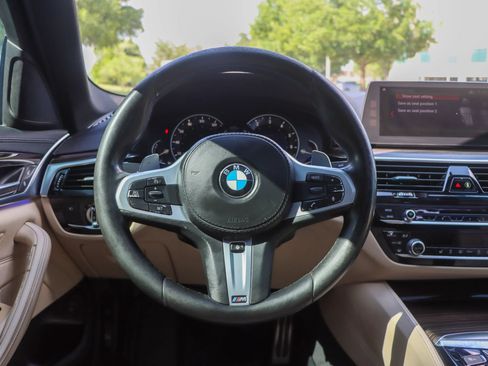 Used 2018 BMW 530i w/ M Sport Package RWD image 28