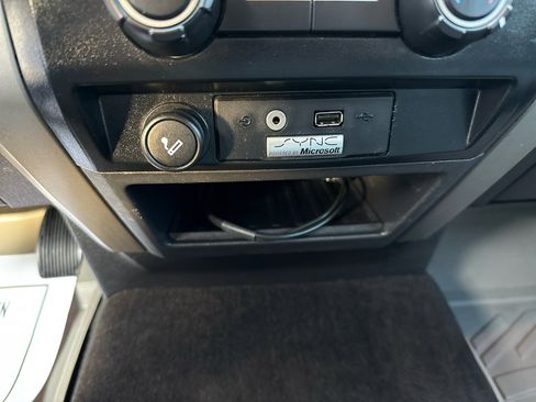 Used 2012 Ford F150 XLT w/ XLT Chrome Pkg image 19