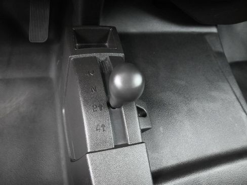 Used 2016 Chevrolet Silverado 2500 W/T AWD/4WD image 16