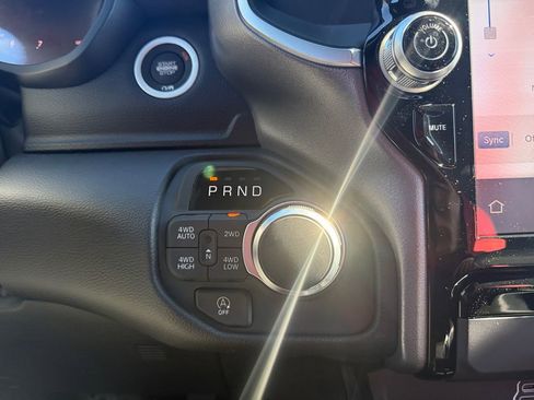 New 2025 RAM 1500 Big Horn AWD/4WD image 28