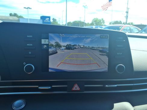 Used 2026 Hyundai Elantra Hybrid FWD image 25