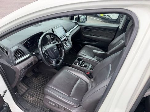 Used 2018 Honda Odyssey Touring image 3