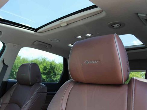Used 2018 Buick Enclave Avenir w/ Avenir Technology Package FWD image 22