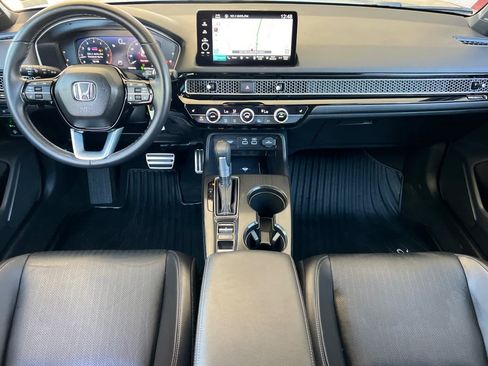 Used 2024 Honda Civic Sport Touring image 3