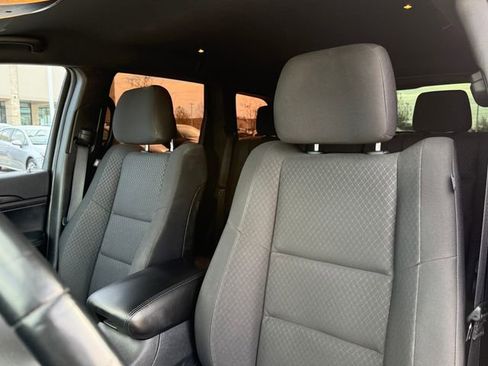 Used 2019 Jeep Grand Cherokee Laredo image 11