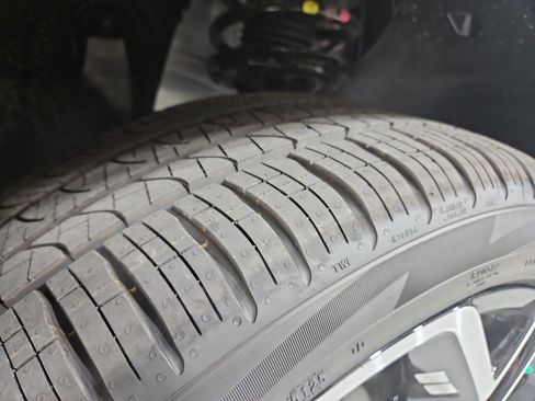 New 2026 Volkswagen Tiguan SEL R-Line image 28