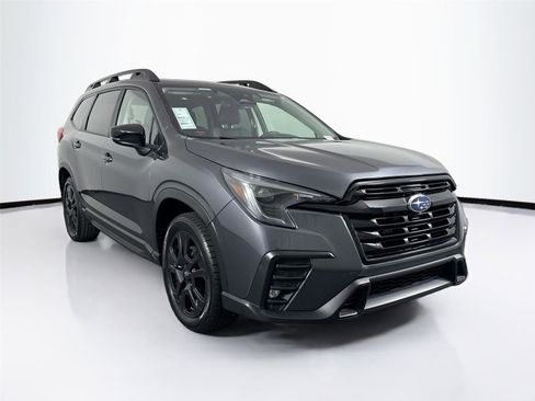 Used 2024 Subaru Ascent Onyx Edition image 4
