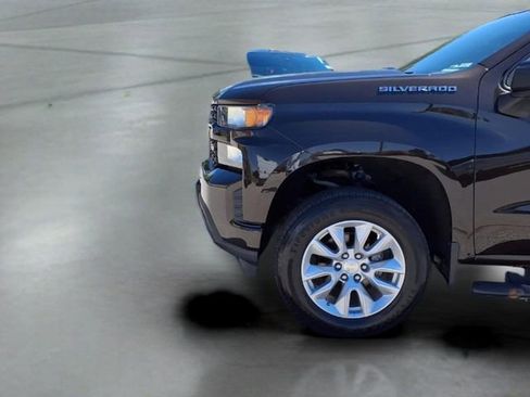 Used 2020 Chevrolet Silverado 1500 Custom w/ Custom Value Package AWD/4WD image 19
