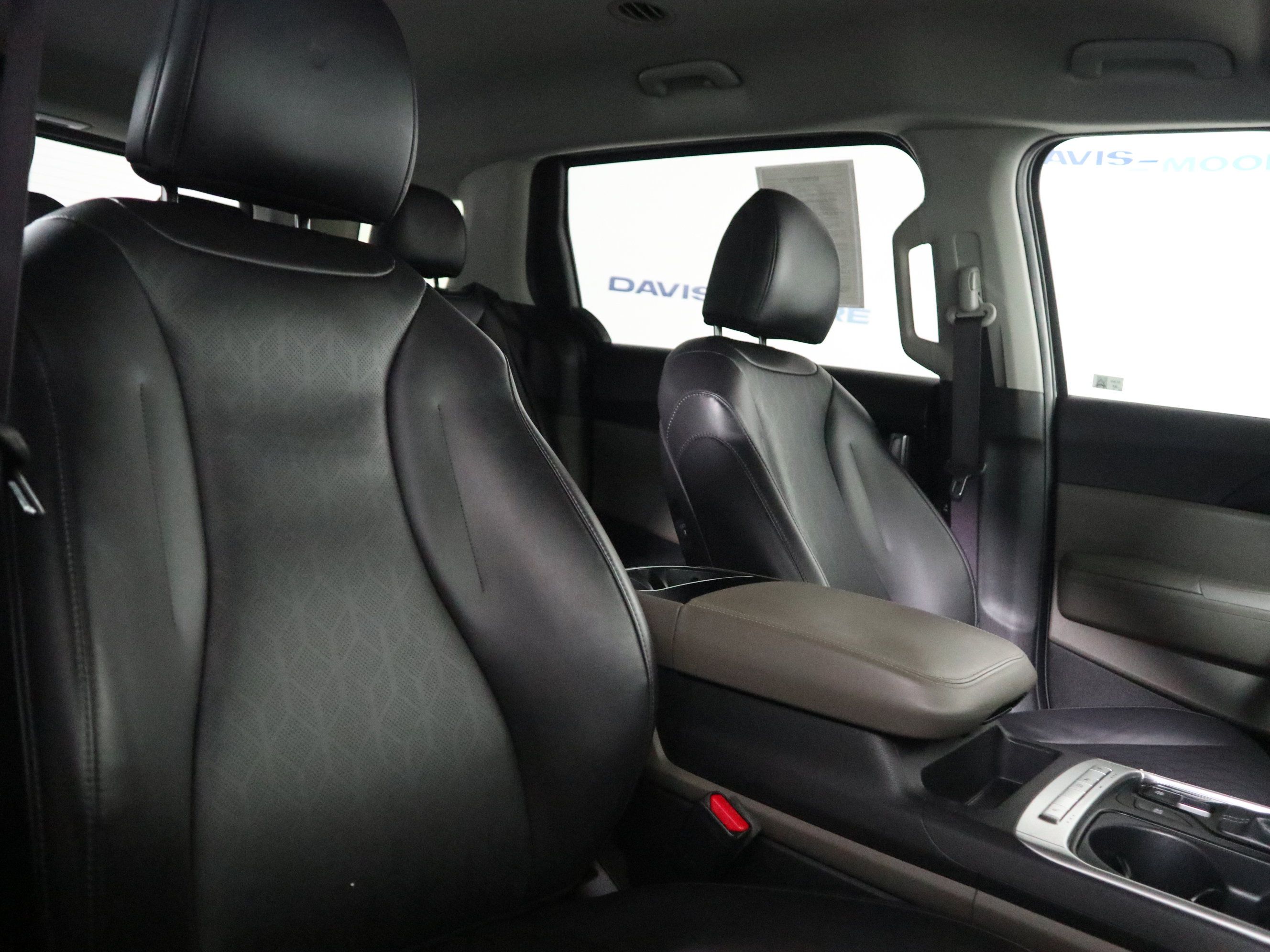 Used 2025 Kia Carnival FWD image 19
