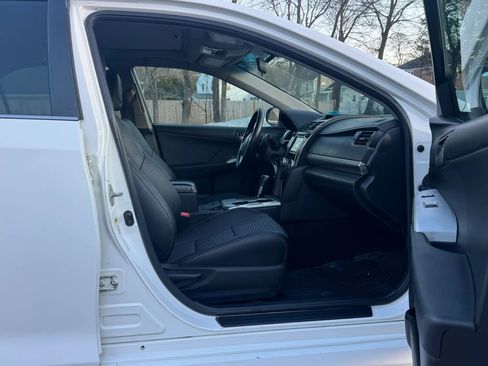 Used 2013 Toyota Camry SE image 12