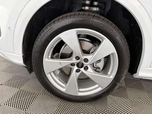 Used 2025 Audi Q5 Premium Plus AWD/4WD image 13