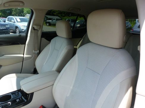 Used 2021 Buick Envision Preferred AWD/4WD image 29