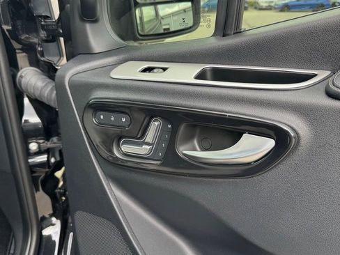 Used 2022 Mercedes-Benz Sprinter 3500 image 33